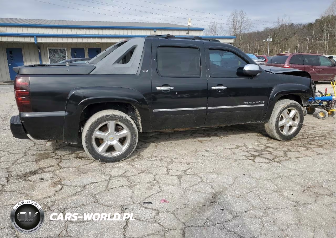 2011 Chevrolet Avalanche Ltz VIN:3GNTKGE35BG134818 - 3