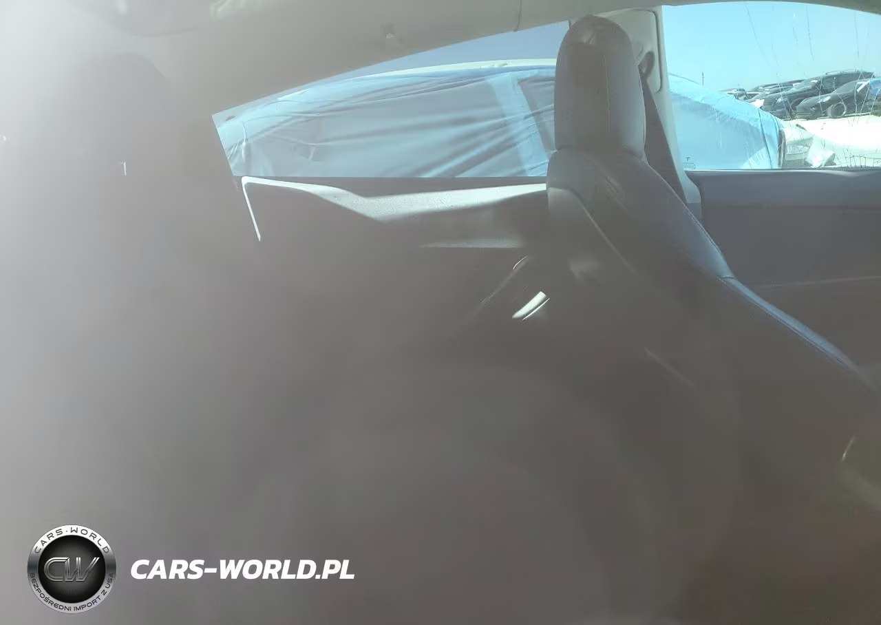 2022 Tesla Model Y VIN:7SAYGDEEXNF368353 - 10