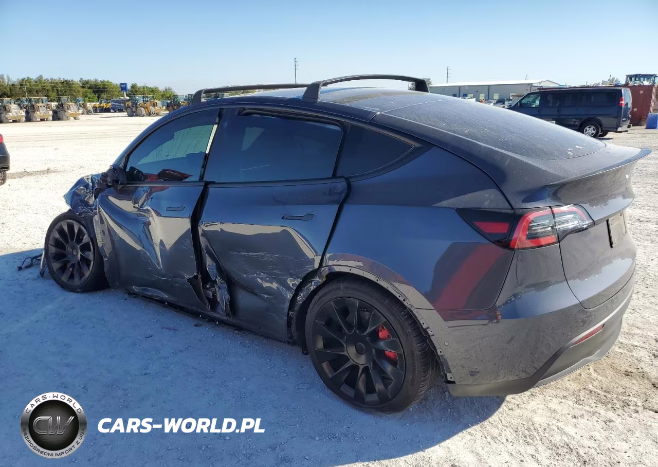 2022 Tesla Model Y VIN:7SAYGDEEXNF368353 - 2
