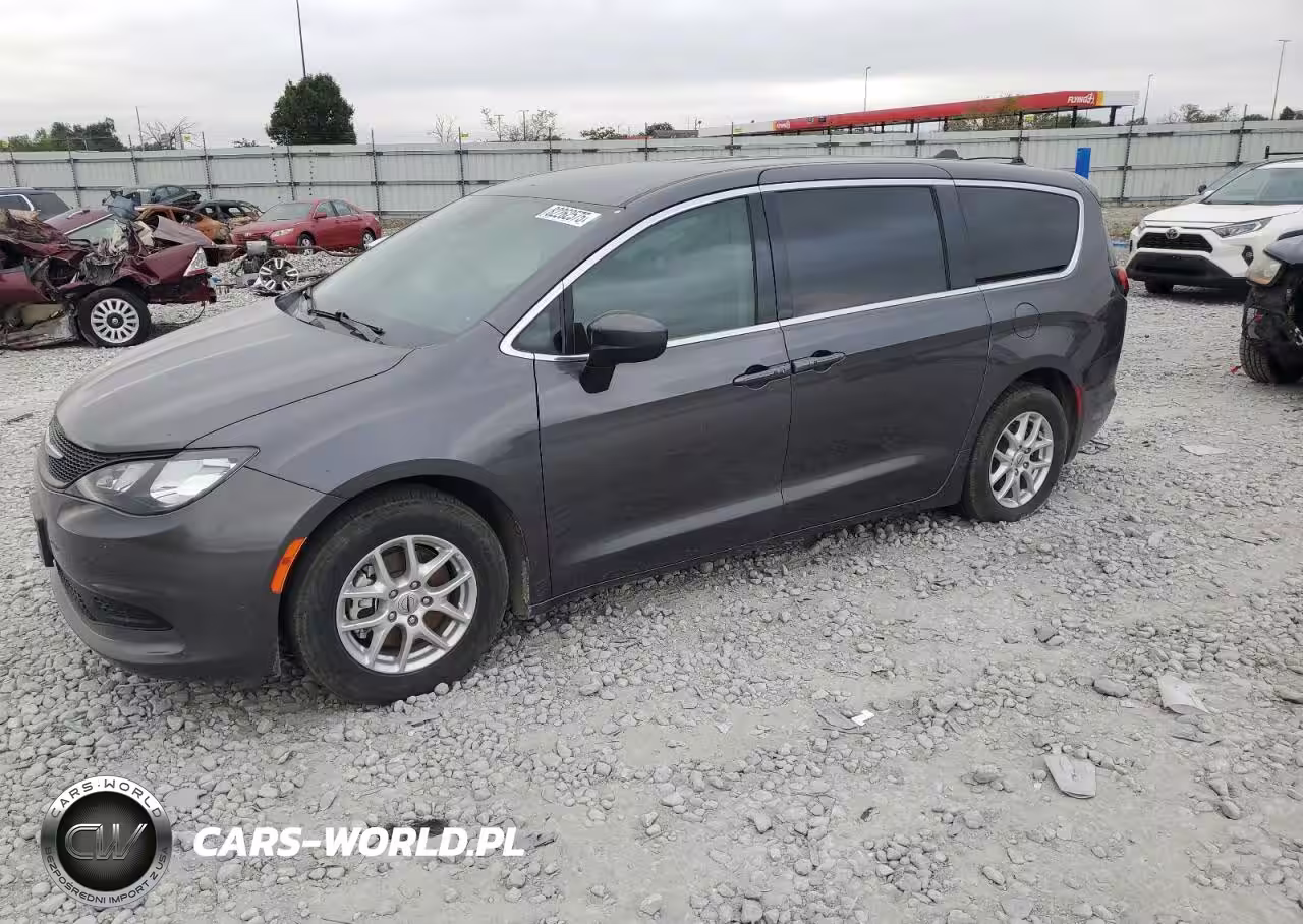 2023 Chrysler Voyager Lx
