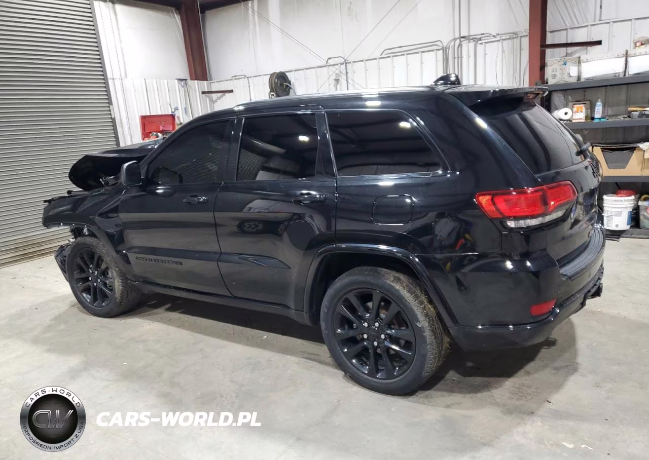 2017 Jeep Grand Cherokee Laredo VIN:1C4RJEAG8HC717284 - 2