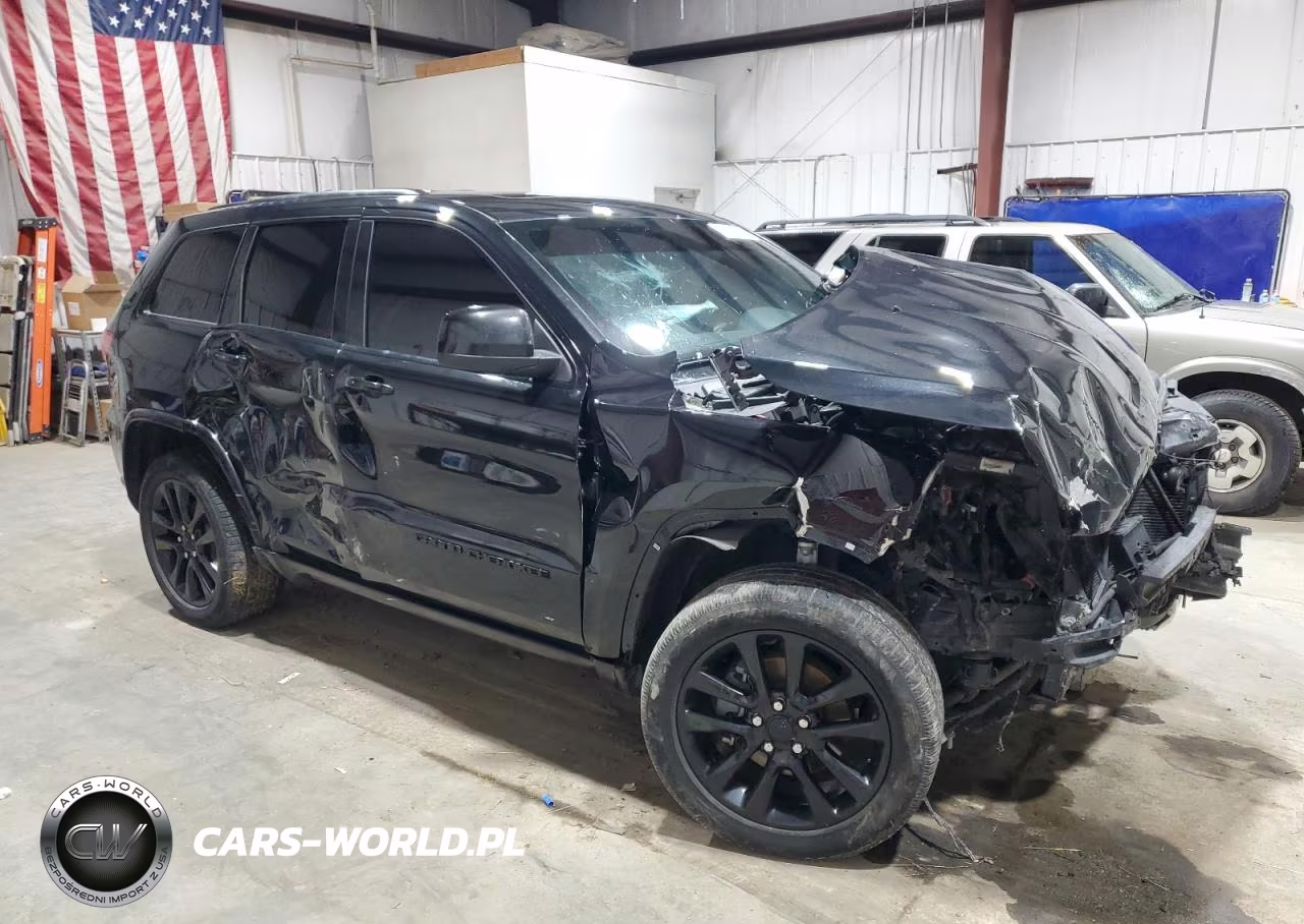 2017 Jeep Grand Cherokee Laredo VIN:1C4RJEAG8HC717284 - 4