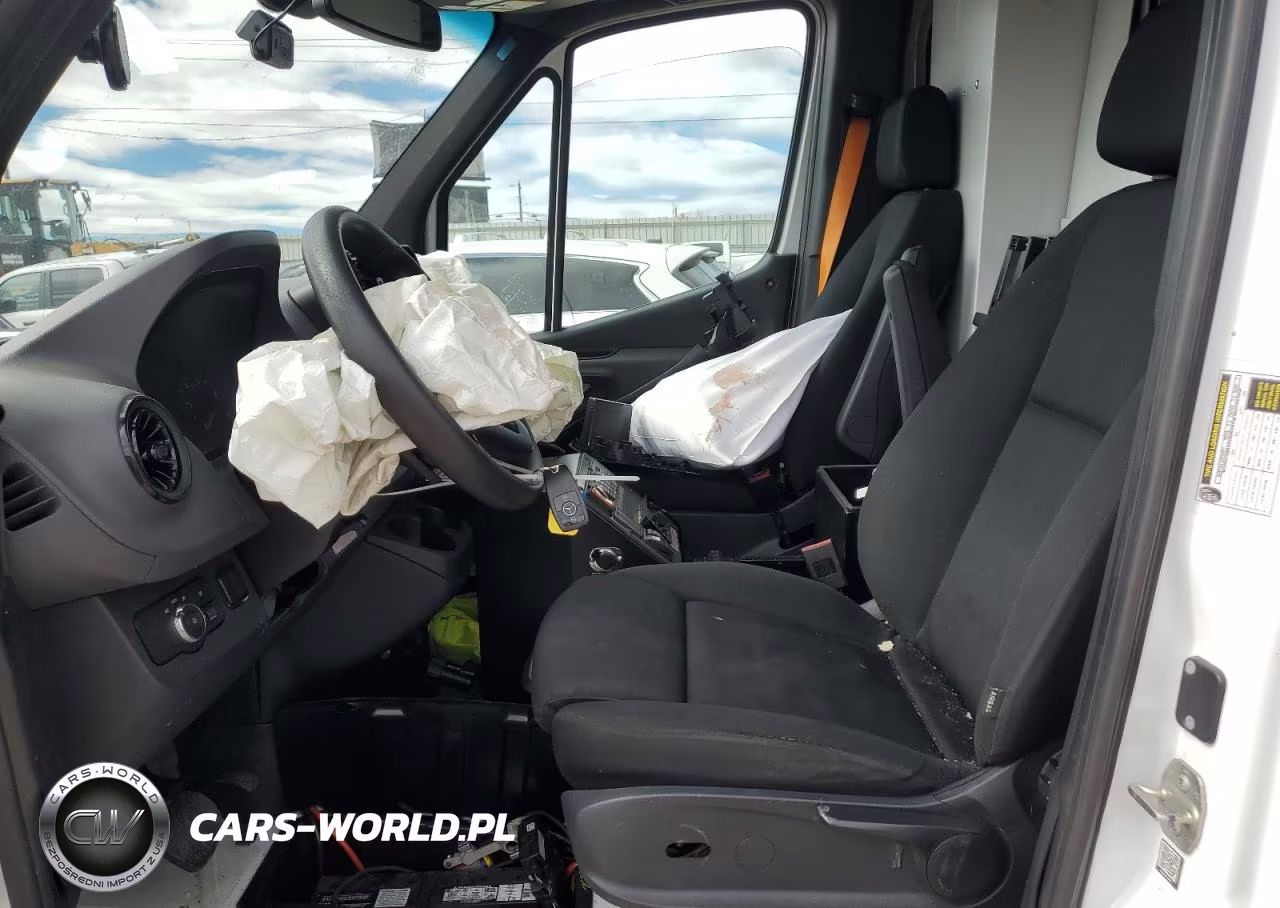 2019 Mercedes-Benz Sprinter 2500-3500 VIN:WD4PF0CD0KP107447 - 7