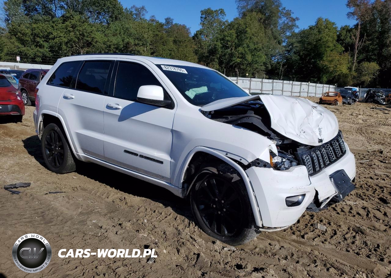 2017 Jeep Grand Cherokee Laredo VIN:1C4RJFAG4HC704649 - 4