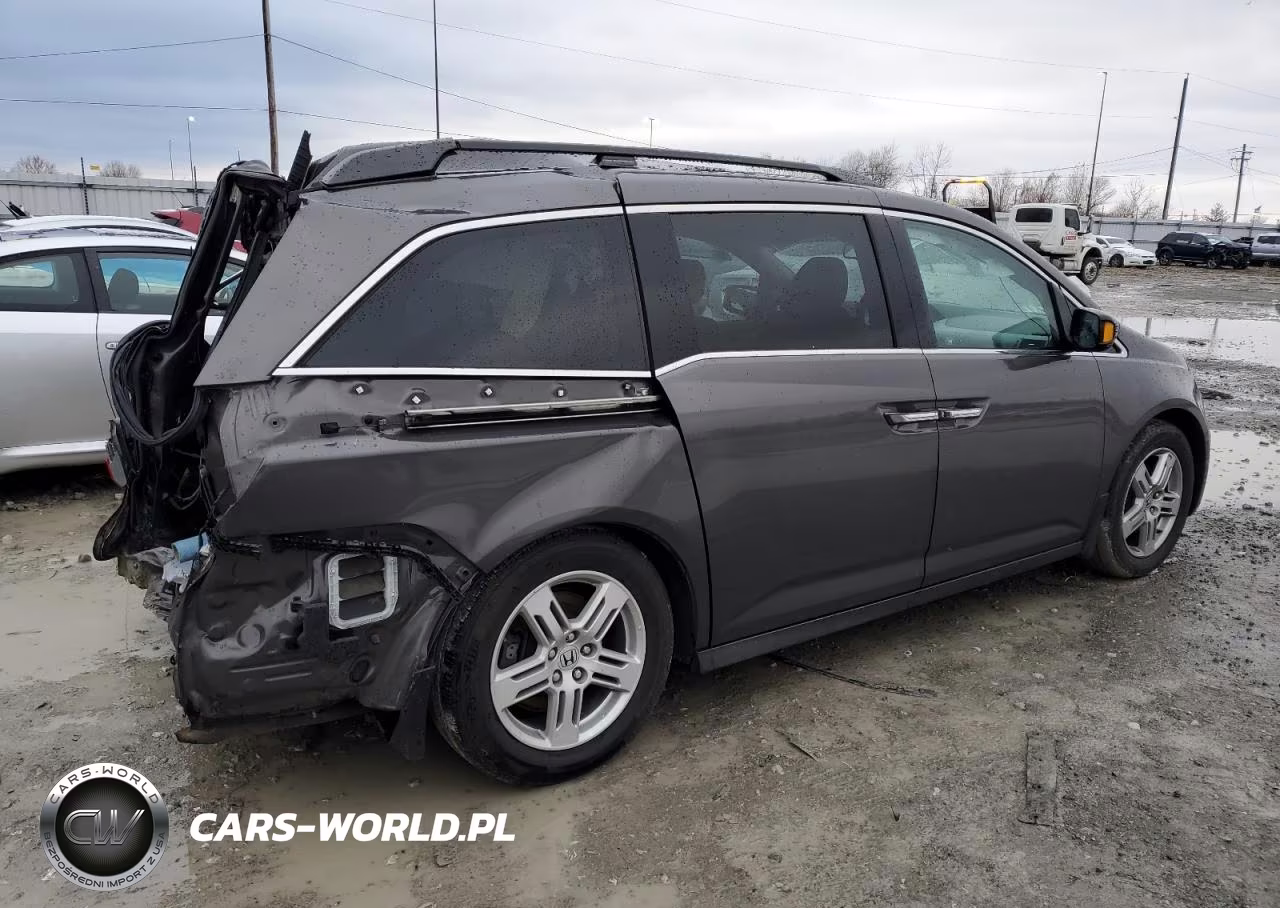 2012 Honda Odyssey Touring VIN:5FNRL5H92CB132374 - 3