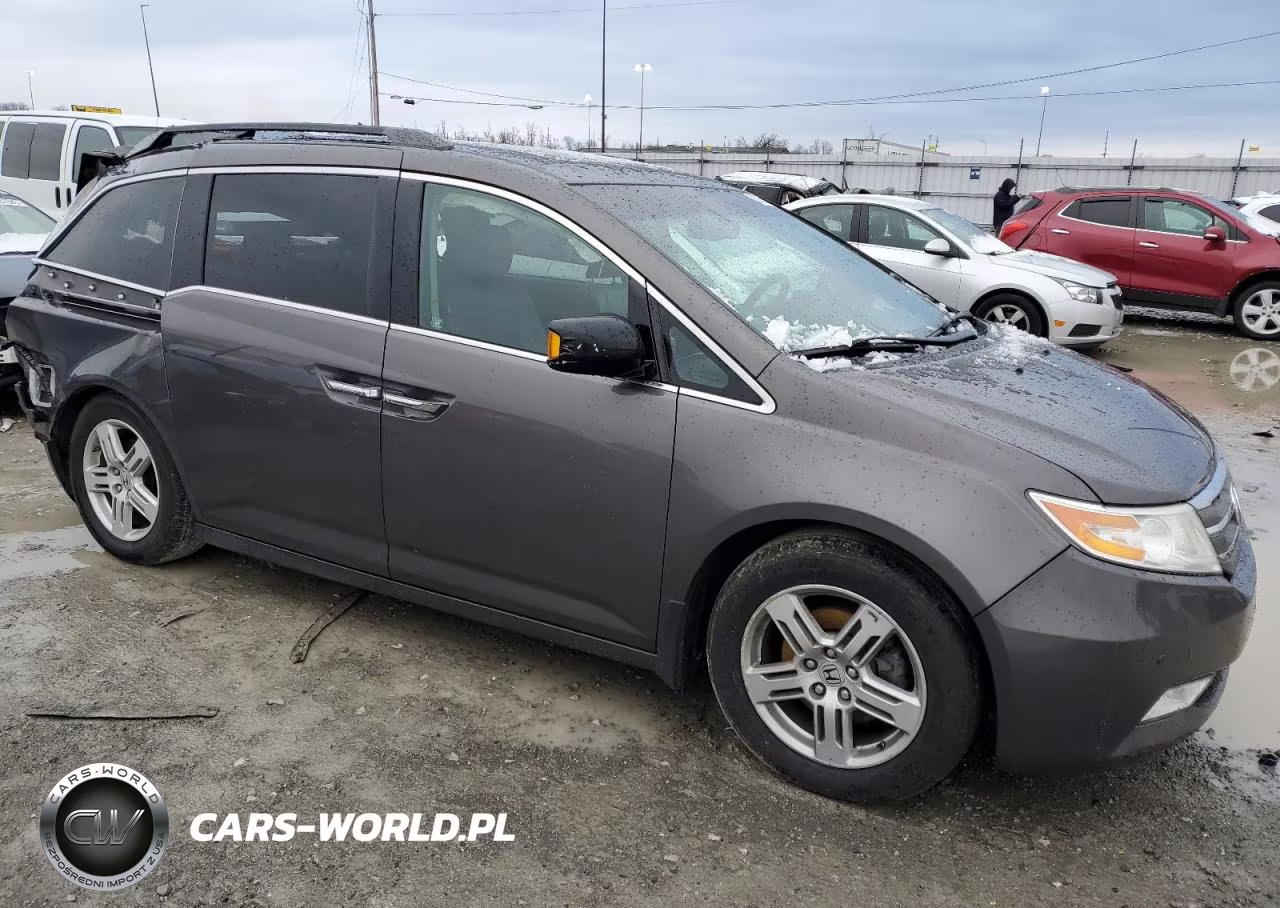 2012 Honda Odyssey Touring VIN:5FNRL5H92CB132374 - 4