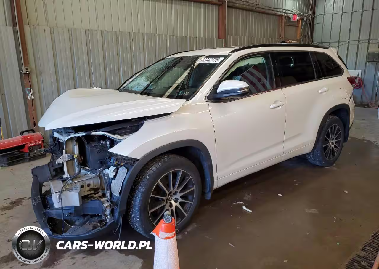 2017 Toyota Highlander Se