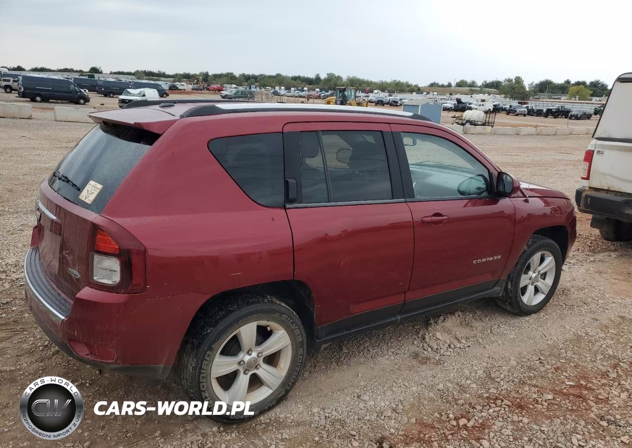 2015 Jeep Compass Latitude VIN:1C4NJCEA1FD329796 - 3