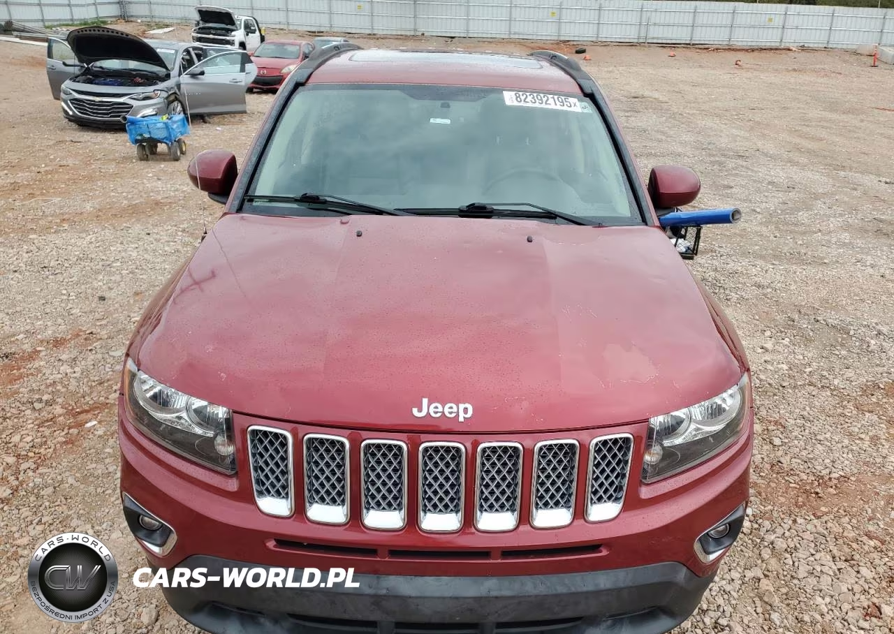 2015 Jeep Compass Latitude VIN:1C4NJCEA1FD329796 - 5