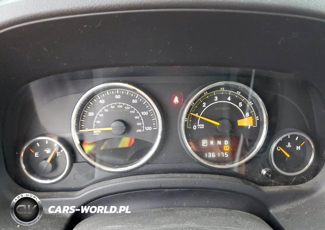 2015 Jeep Compass Latitude VIN:1C4NJCEA1FD329796 - 9