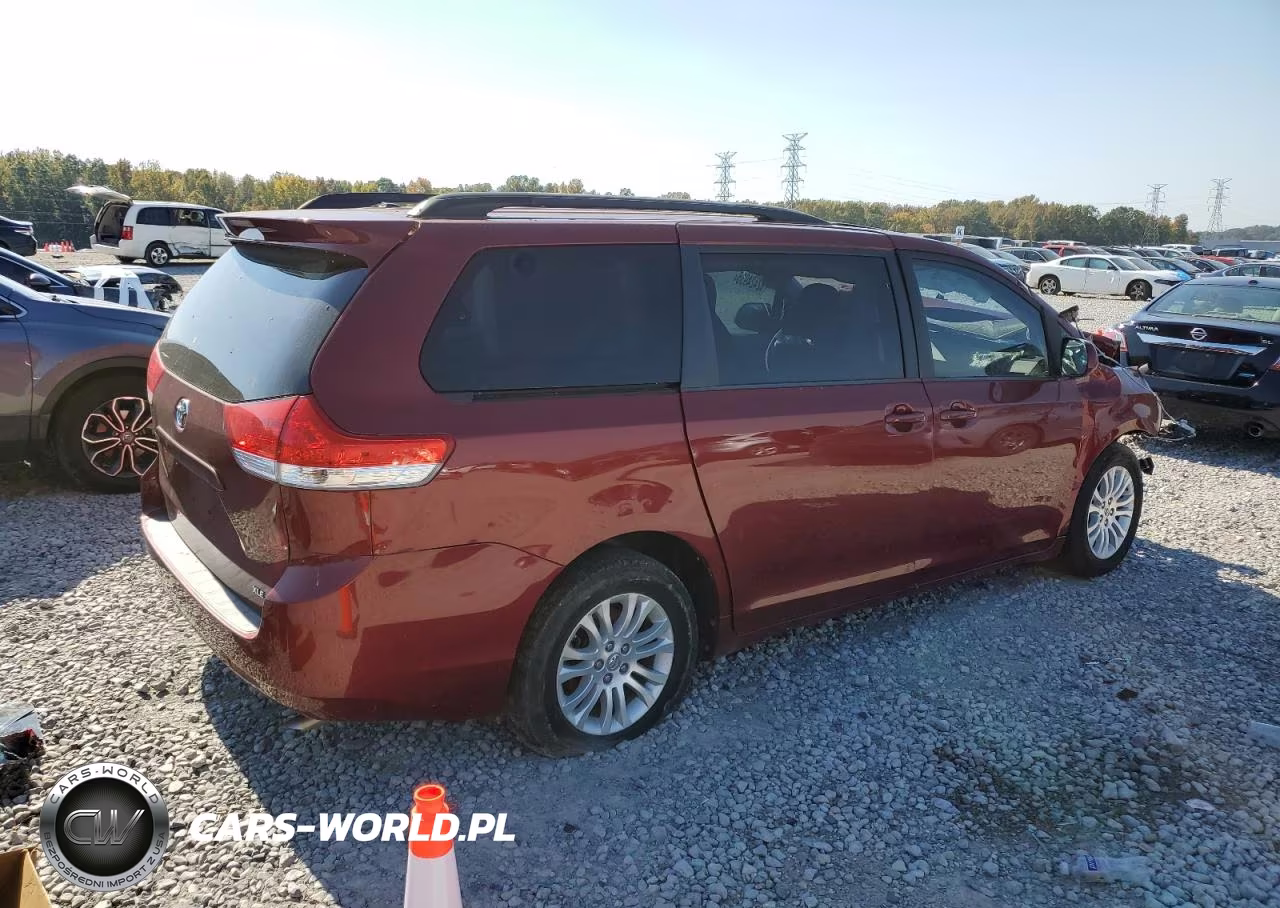 2013 Toyota Sienna Xle VIN:5TDYK3DC8DS303310 - 3