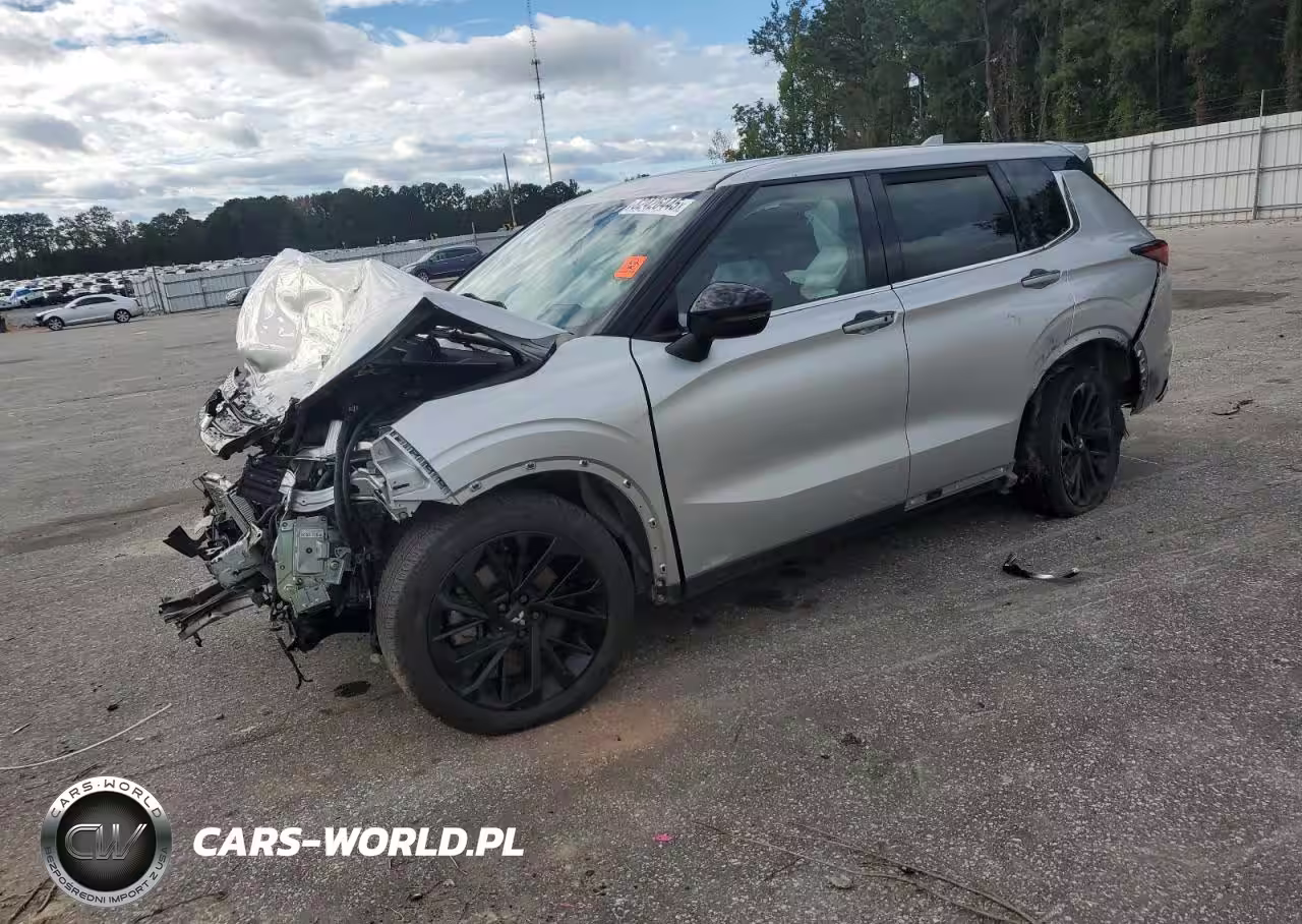 2022 Mitsubishi Outlander Se