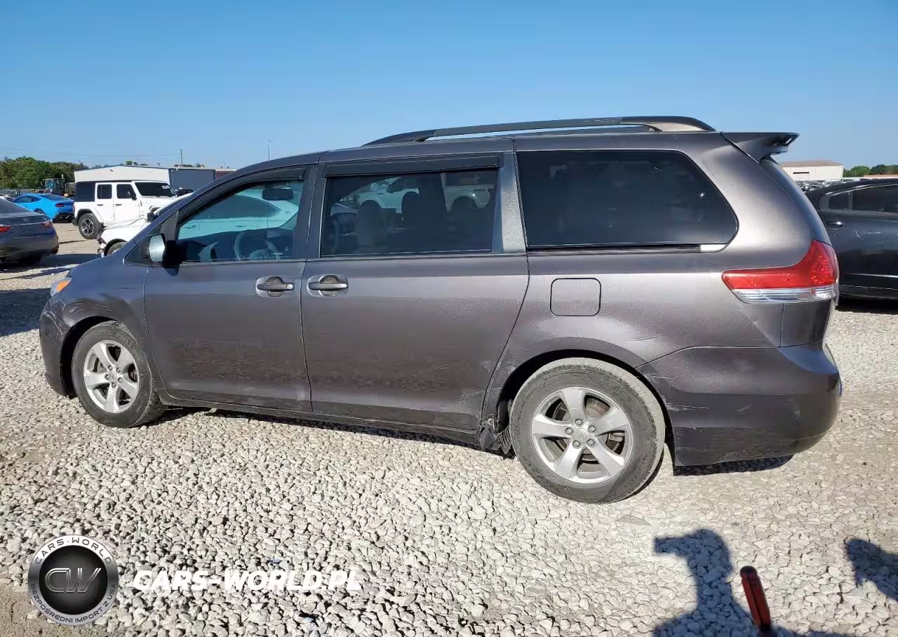 2013 Toyota Sienna Le VIN:5TDKK3DC3DS331974 - 2