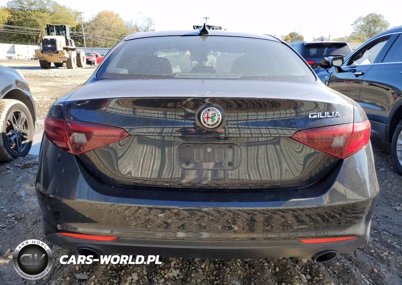 2022 Alfa Romeo Giulia VIN:ZARFAMAN3N7655217 - 6