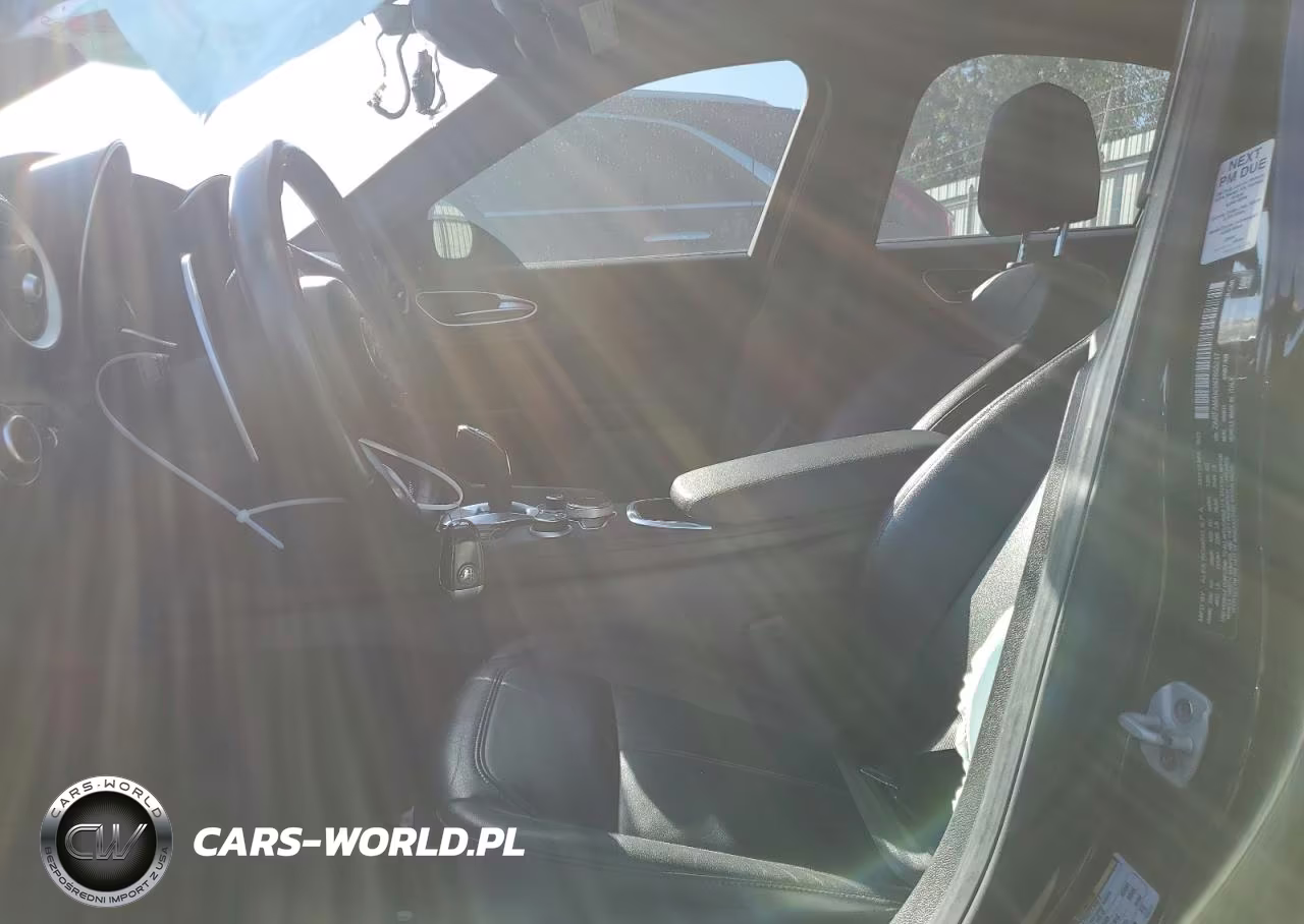 2022 Alfa Romeo Giulia VIN:ZARFAMAN3N7655217 - 7