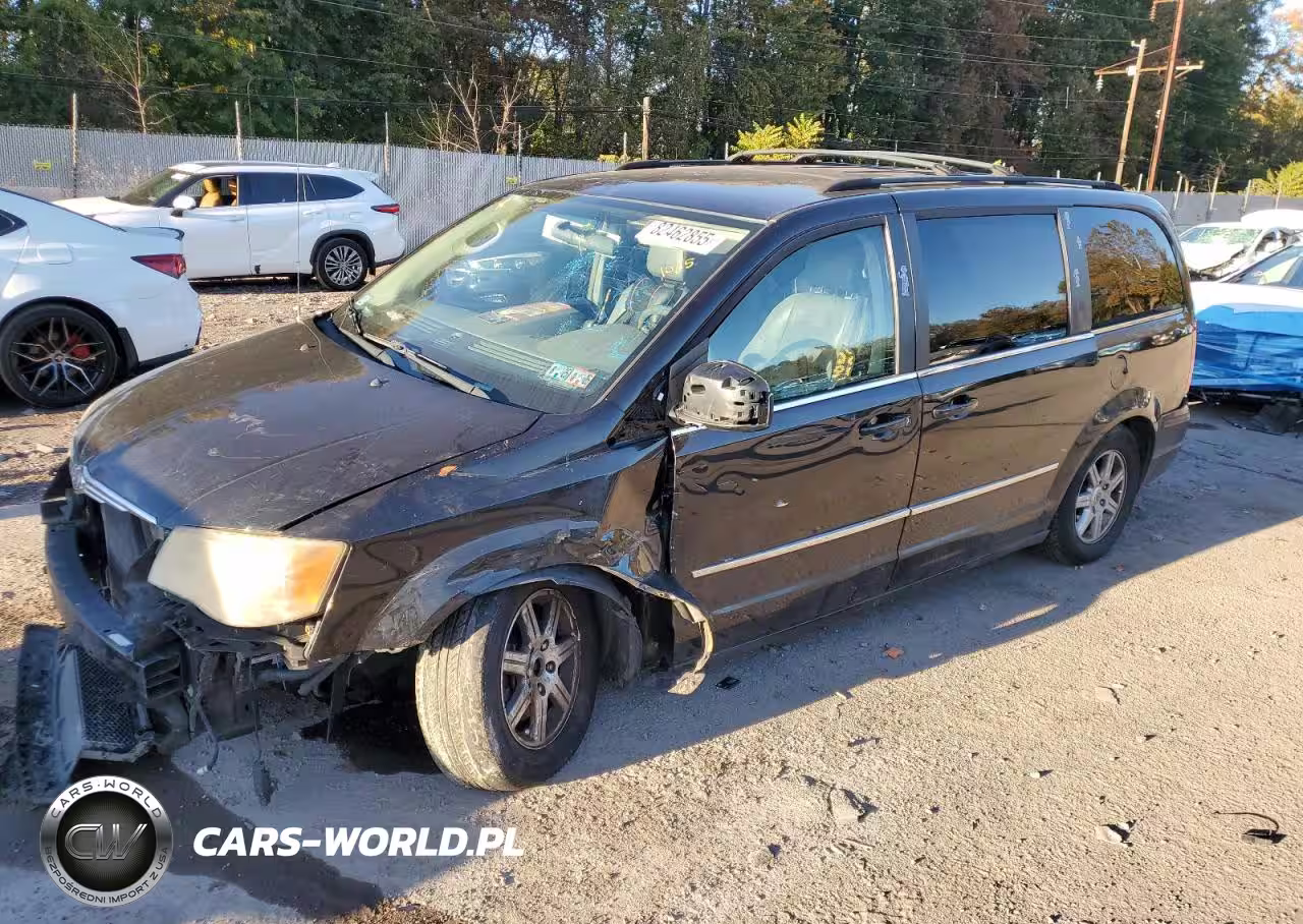 2010 Chrysler Town & Country Touring