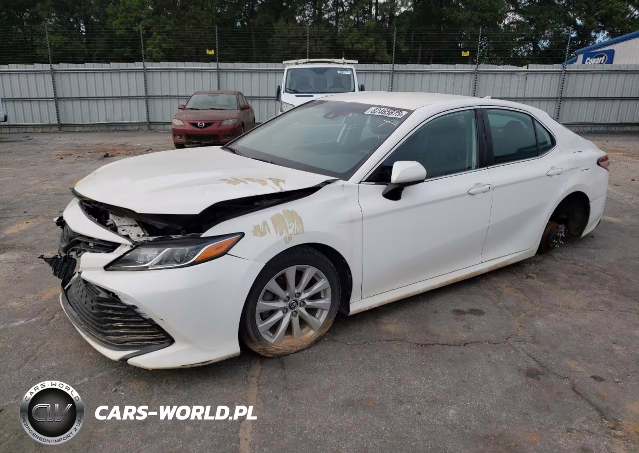 2020 Toyota Camry Le – zdjęcie 1 z 12