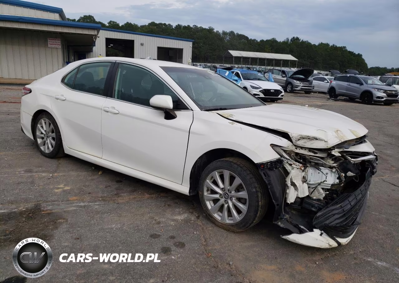 2020 Toyota Camry Le VIN:4T1C11AK6LU316754 - 4