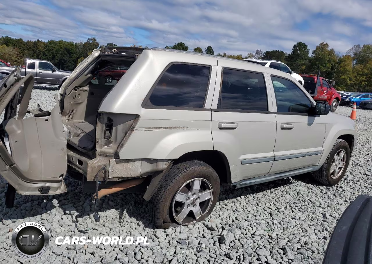 2007 Jeep Grand Cherokee Laredo VIN:1J8GS48K77C610677 - 3