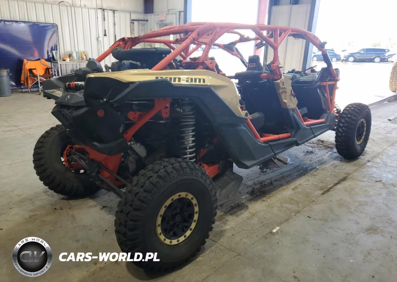 2017 Can-Am Maverick X3 Max Utility Vehicle VIN:3JBVNAW29HK000396 - 4