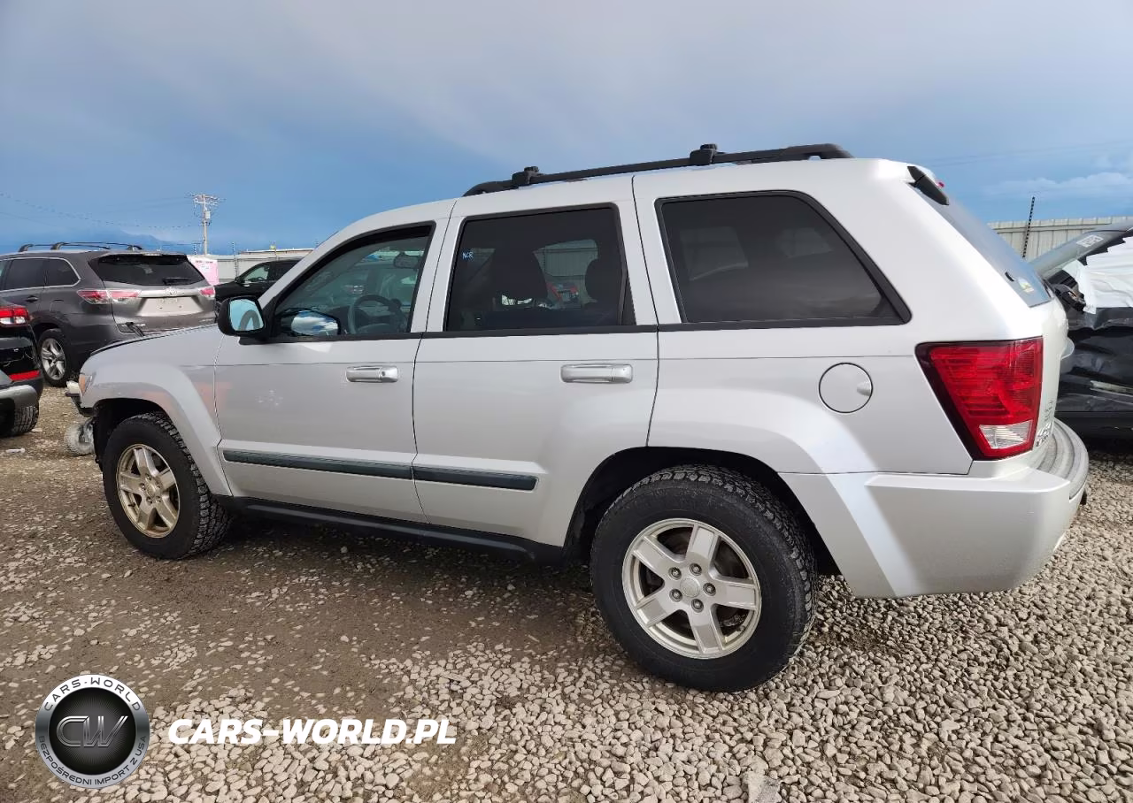 2007 Jeep Grand Cherokee Laredo VIN:1J8GR48K37C617329 - 2