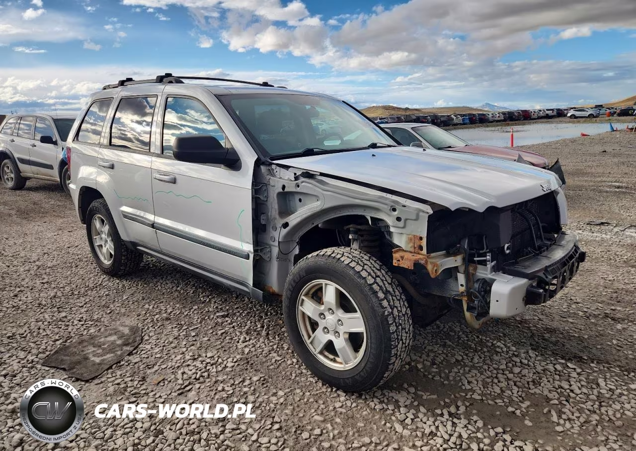 2007 Jeep Grand Cherokee Laredo VIN:1J8GR48K37C617329 - 4