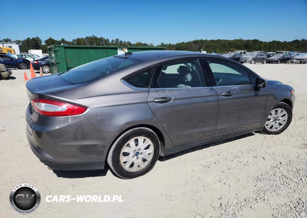 2013 Ford Fusion S VIN:3FA6P0G75DR168933 - 3