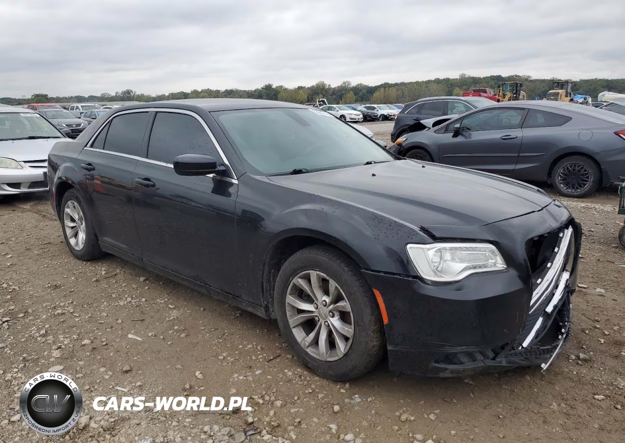 2015 Chrysler 300 Limited VIN:2C3CCAAG6FH803281 - 4