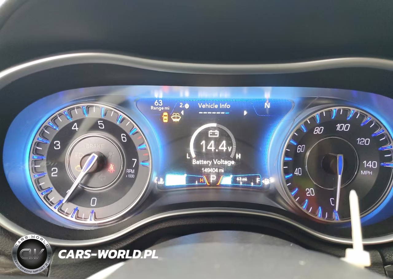 2015 Chrysler 300 Limited VIN:2C3CCAAG6FH803281 - 9