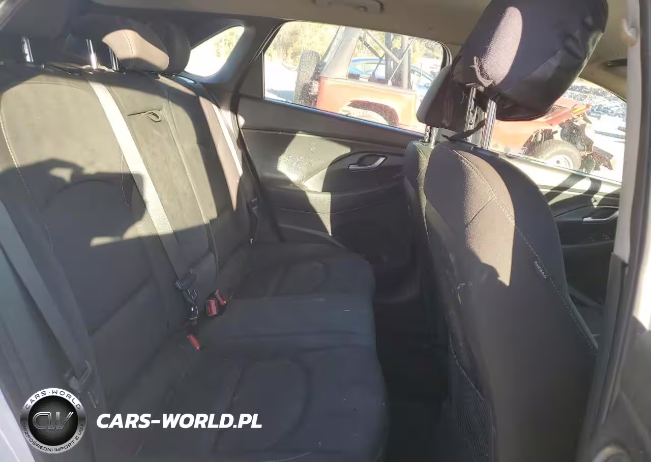 2019 Hyundai Elantra Gt VIN:KMHH35LE4KU094776 - 10