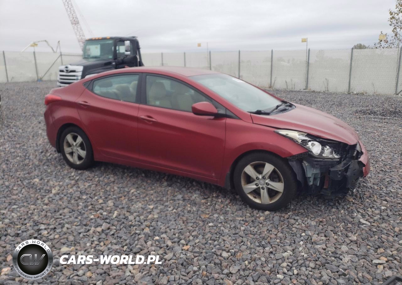 2013 Hyundai Elantra Gls VIN:KMHDH4AEXDU564633 - 4