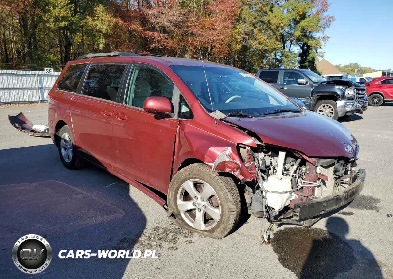 2013 Toyota Sienna Le VIN:5TDKK3DC5DS319941 - 4
