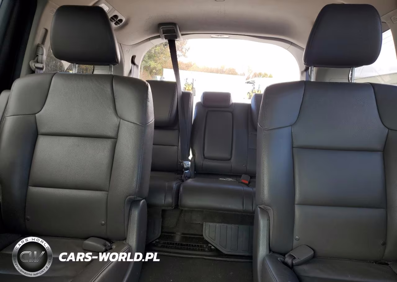 2015 Honda Odyssey Touring VIN:5FNRL5H94FB092674 - 10