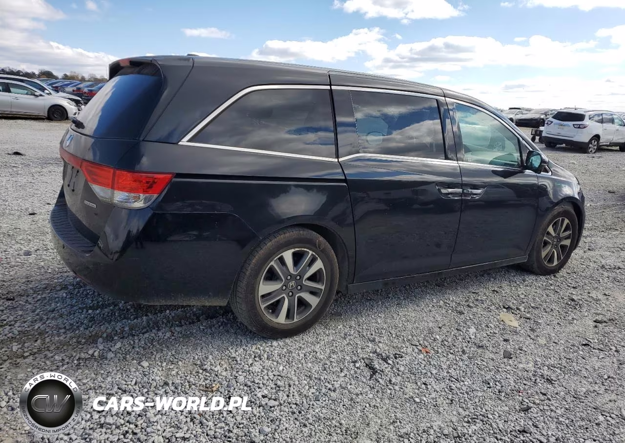 2015 Honda Odyssey Touring VIN:5FNRL5H94FB092674 - 3
