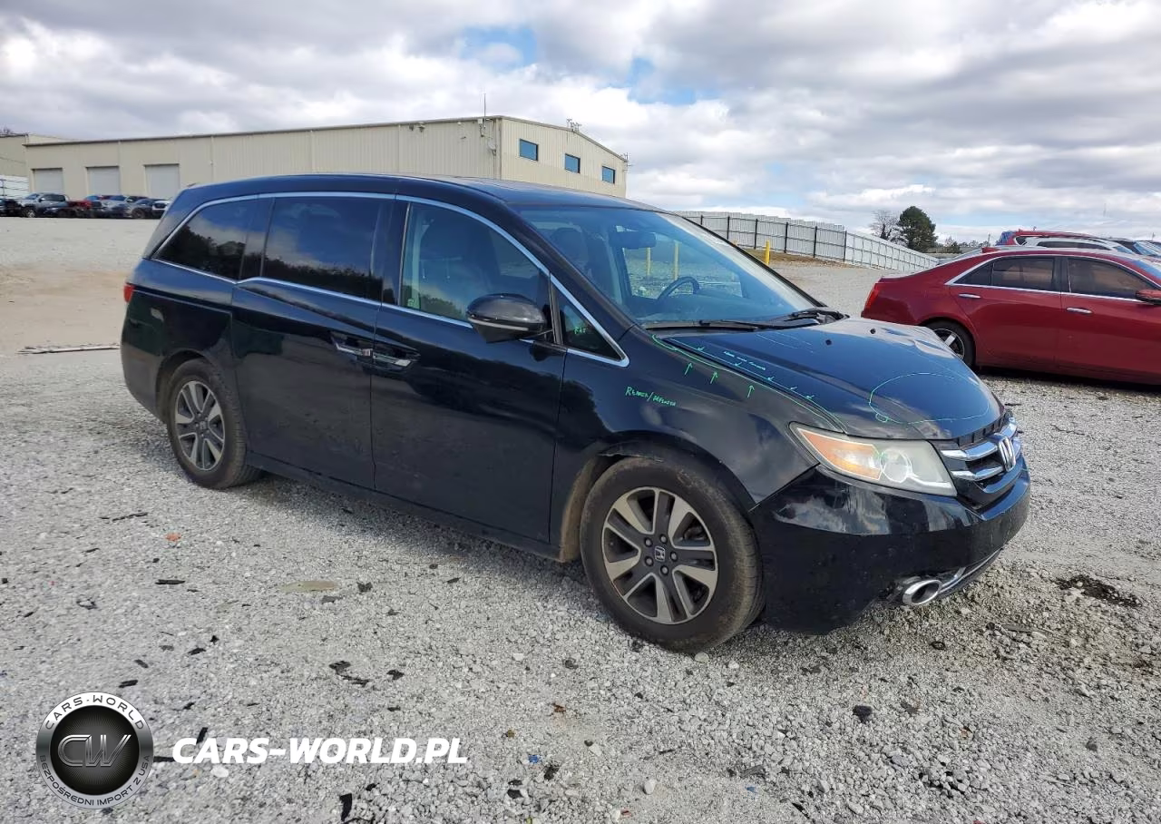 2015 Honda Odyssey Touring VIN:5FNRL5H94FB092674 - 4