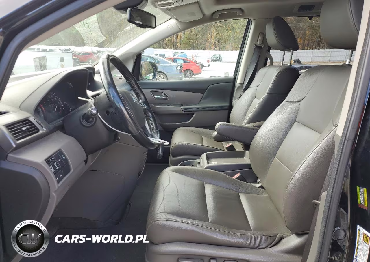2015 Honda Odyssey Touring VIN:5FNRL5H94FB092674 - 7