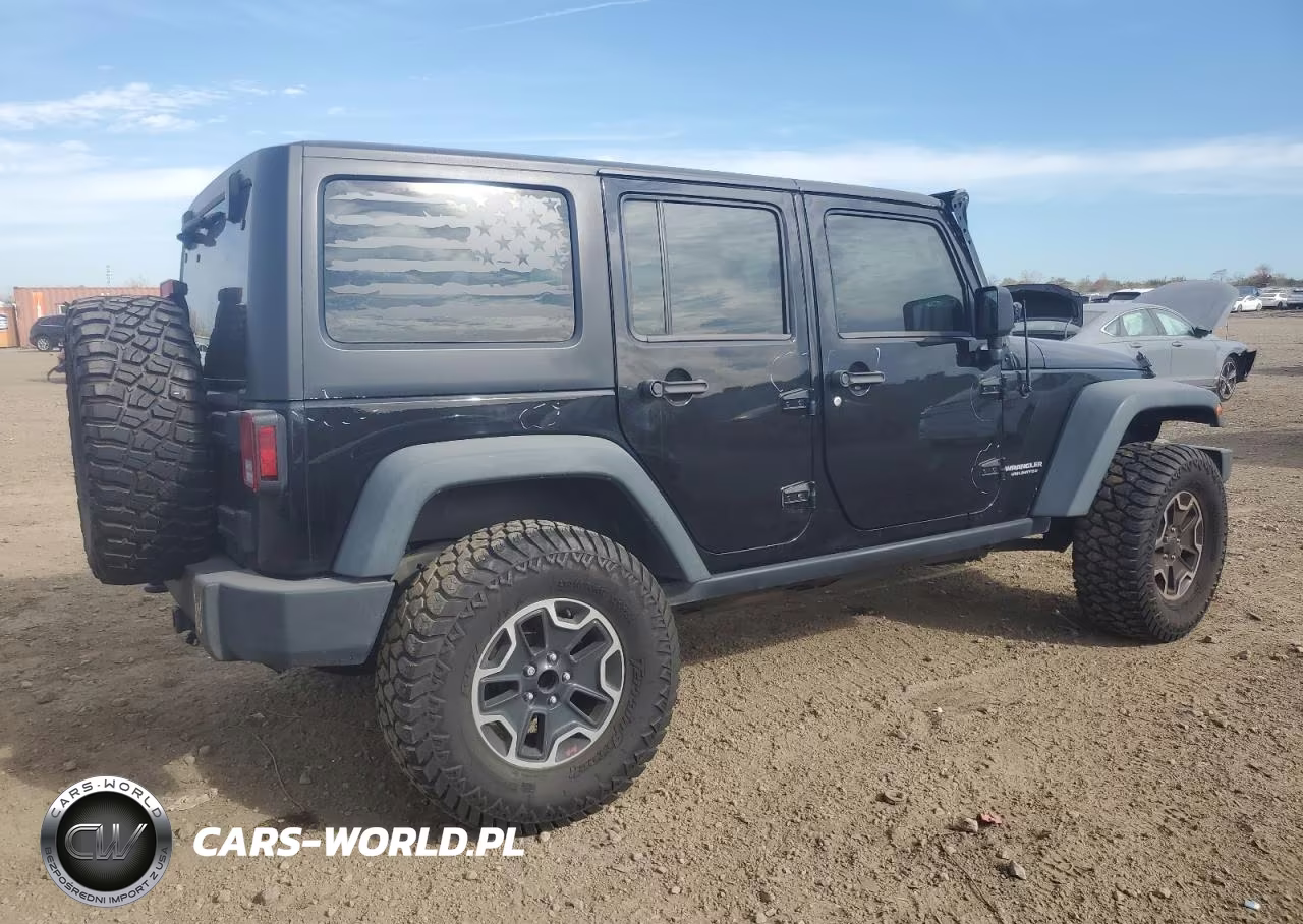 2013 Jeep Wrangler Unlimited Sport VIN:1C4BJWDG2DL662182 - 3
