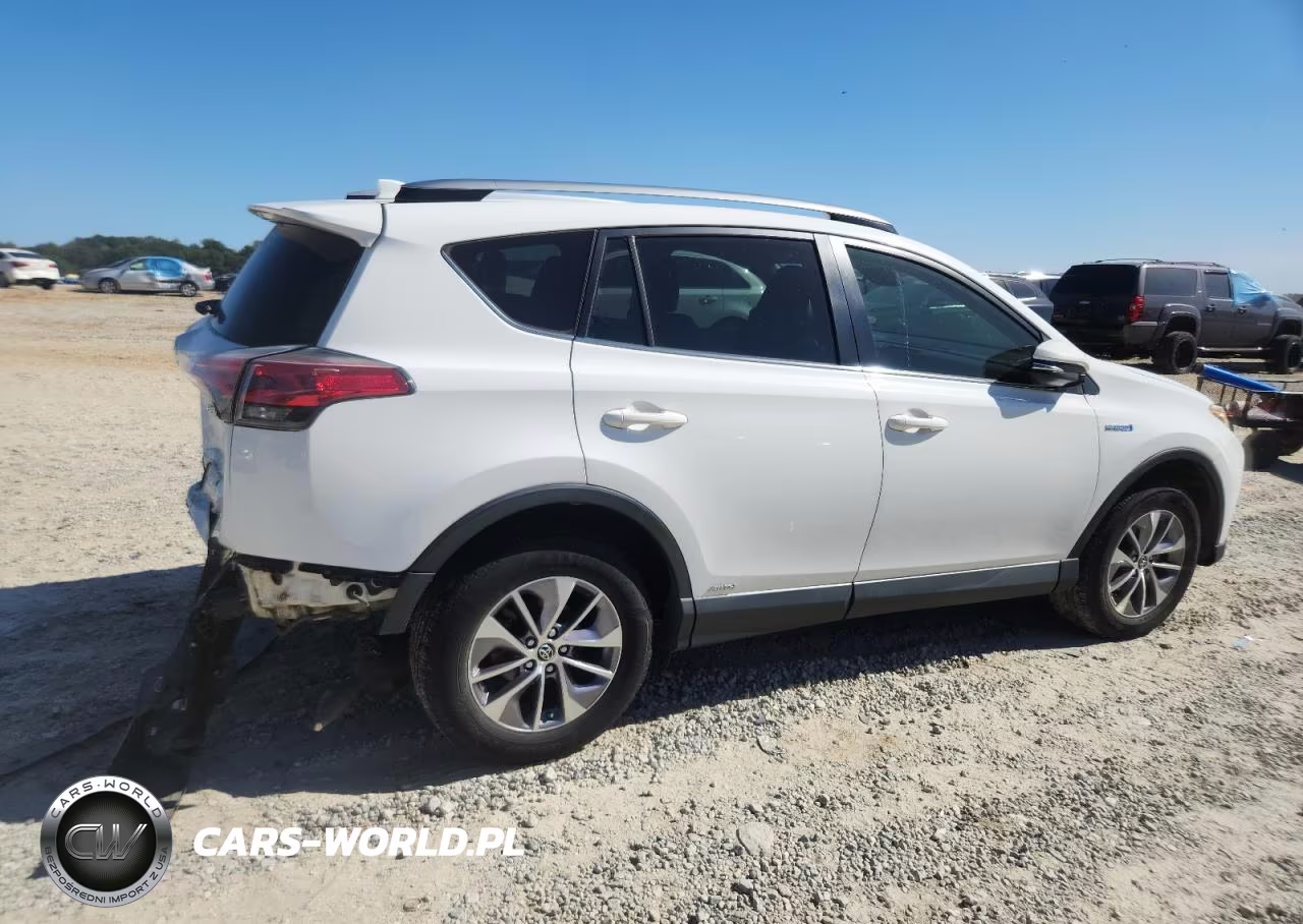 2018 Toyota Rav4 Hv Le VIN:JTMRJREV4JD210060 - 3