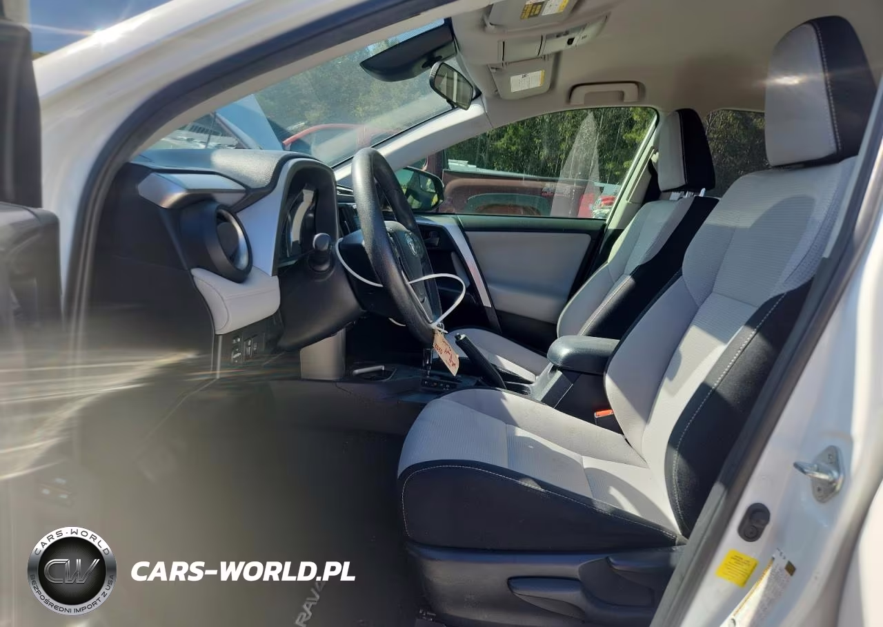 2018 Toyota Rav4 Hv Le VIN:JTMRJREV4JD210060 - 7