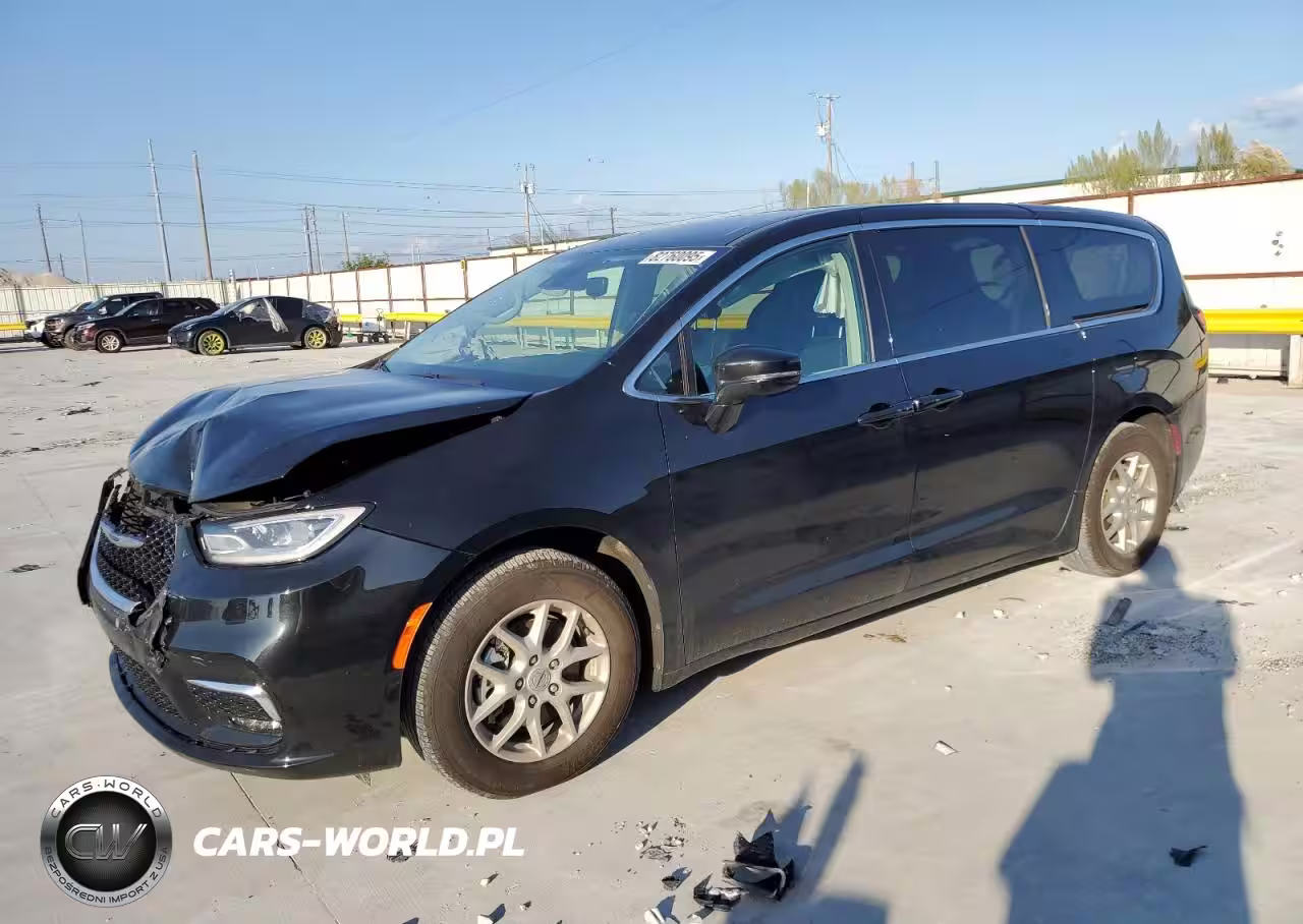 2024 Chrysler Pacifica Touring L