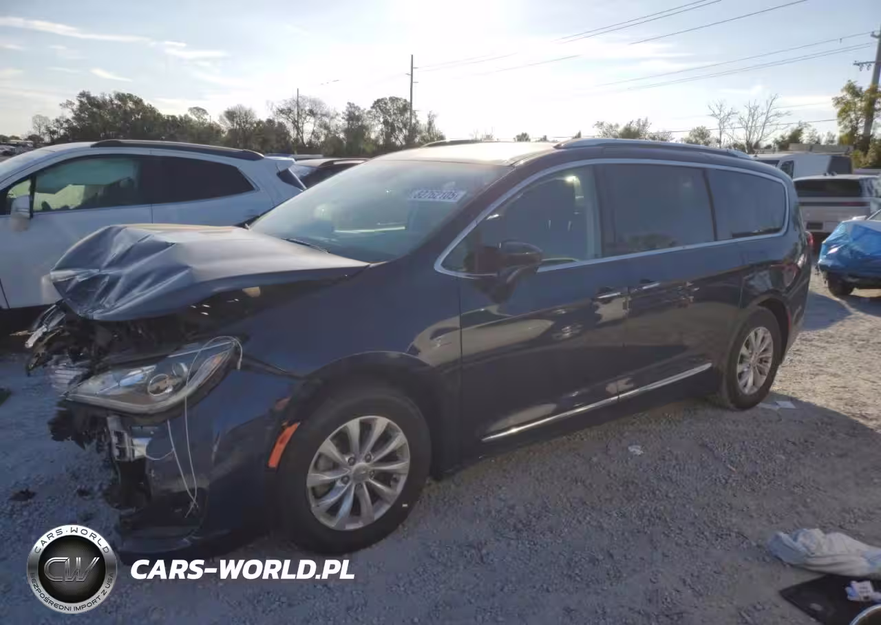 2018 Chrysler Pacifica Touring L Plus