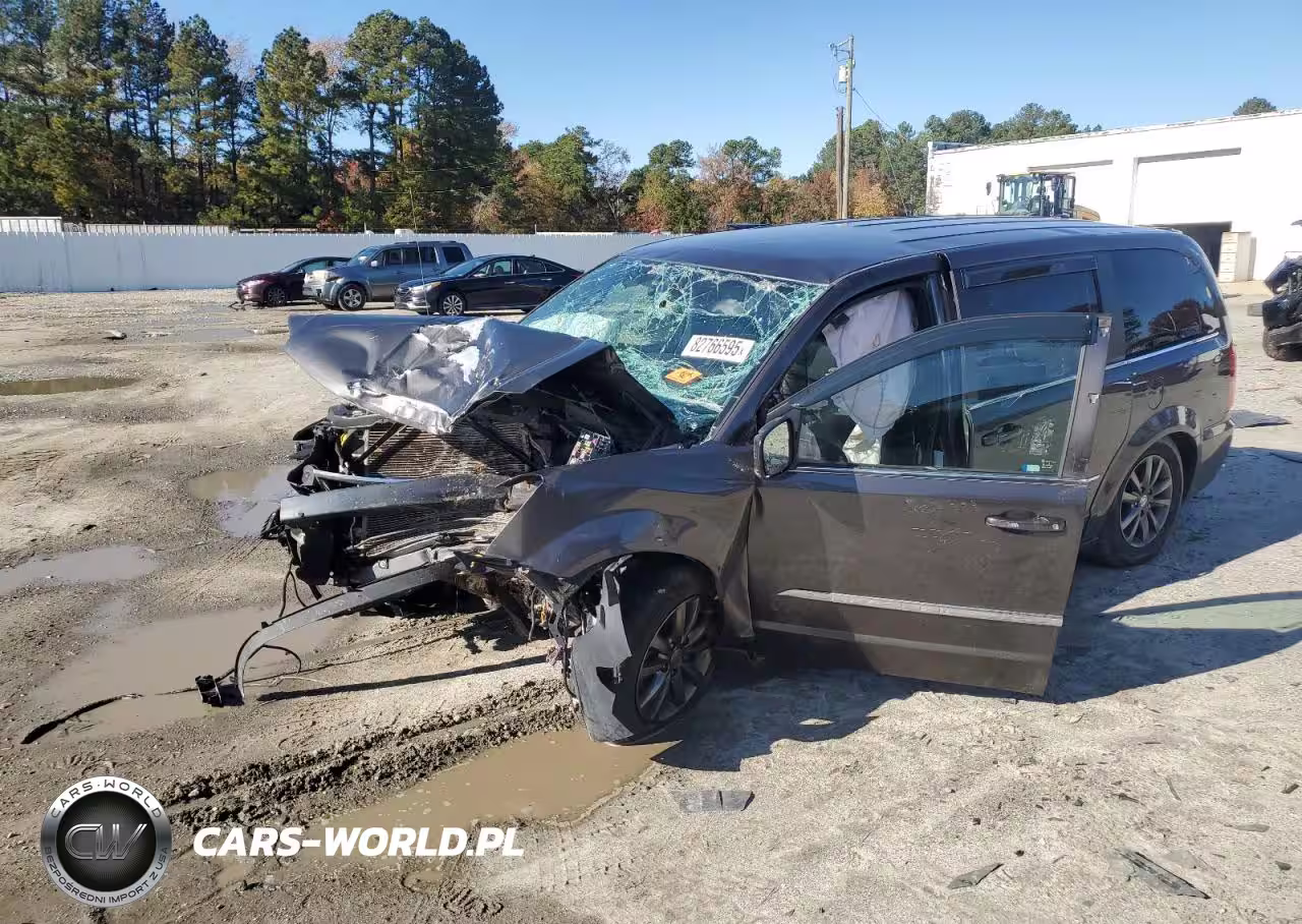 2015 Chrysler Town & Country S