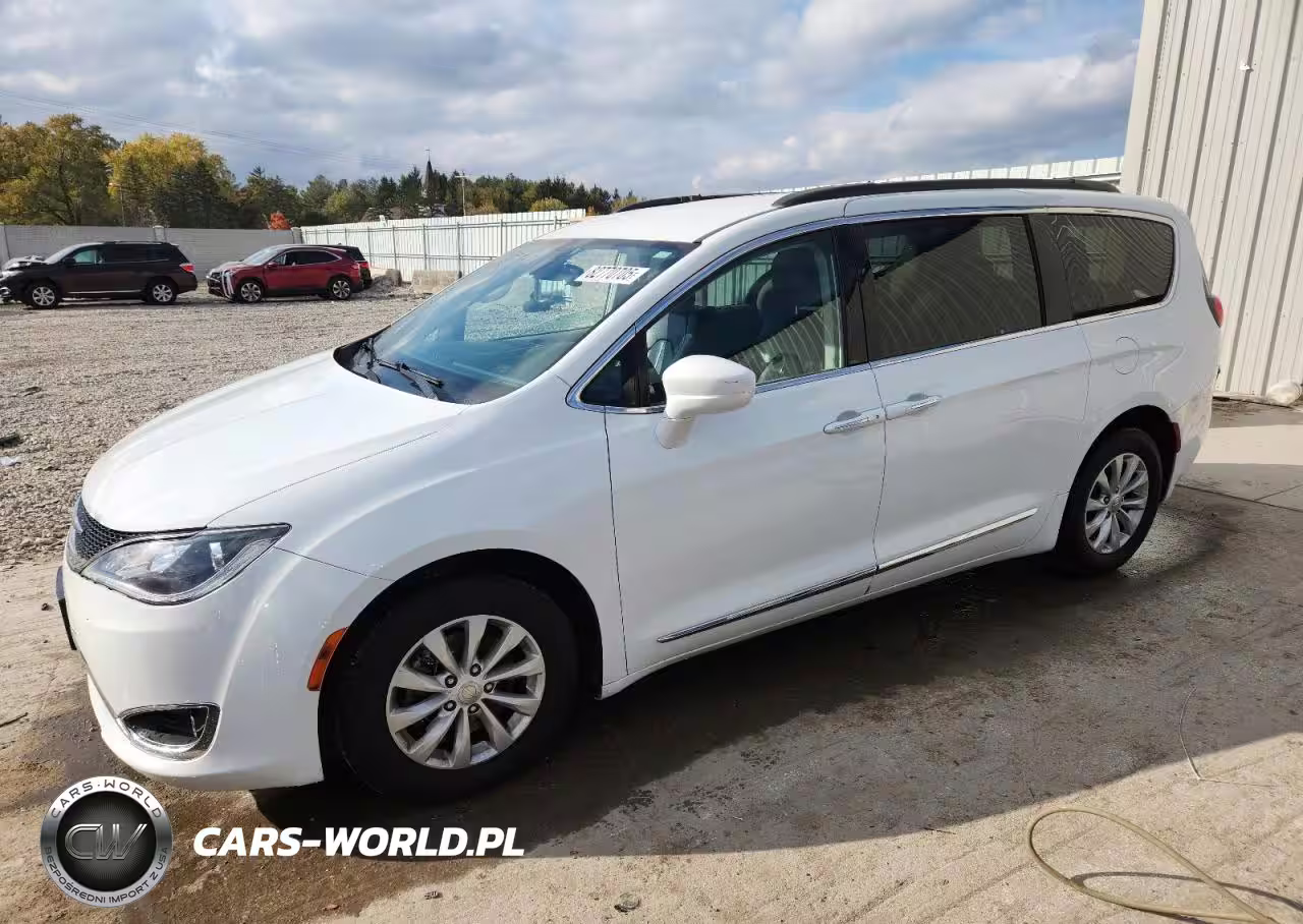 2017 Chrysler Pacifica Touring L
