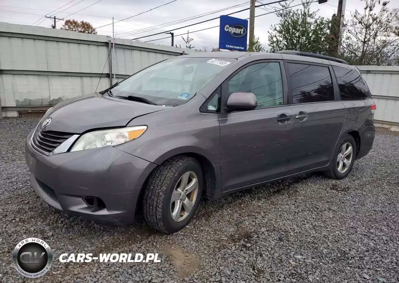 2014 Toyota Sienna Le