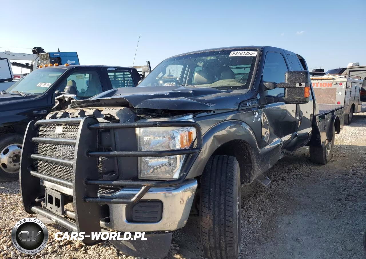 2016 Ford F250 Truck Cab And Chassis – zdjęcie 1 z 13