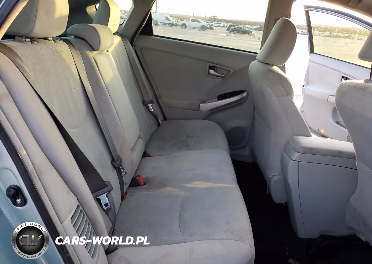 2014 Toyota Prius Three VIN:JTDKN3DU7E1751350 - 10