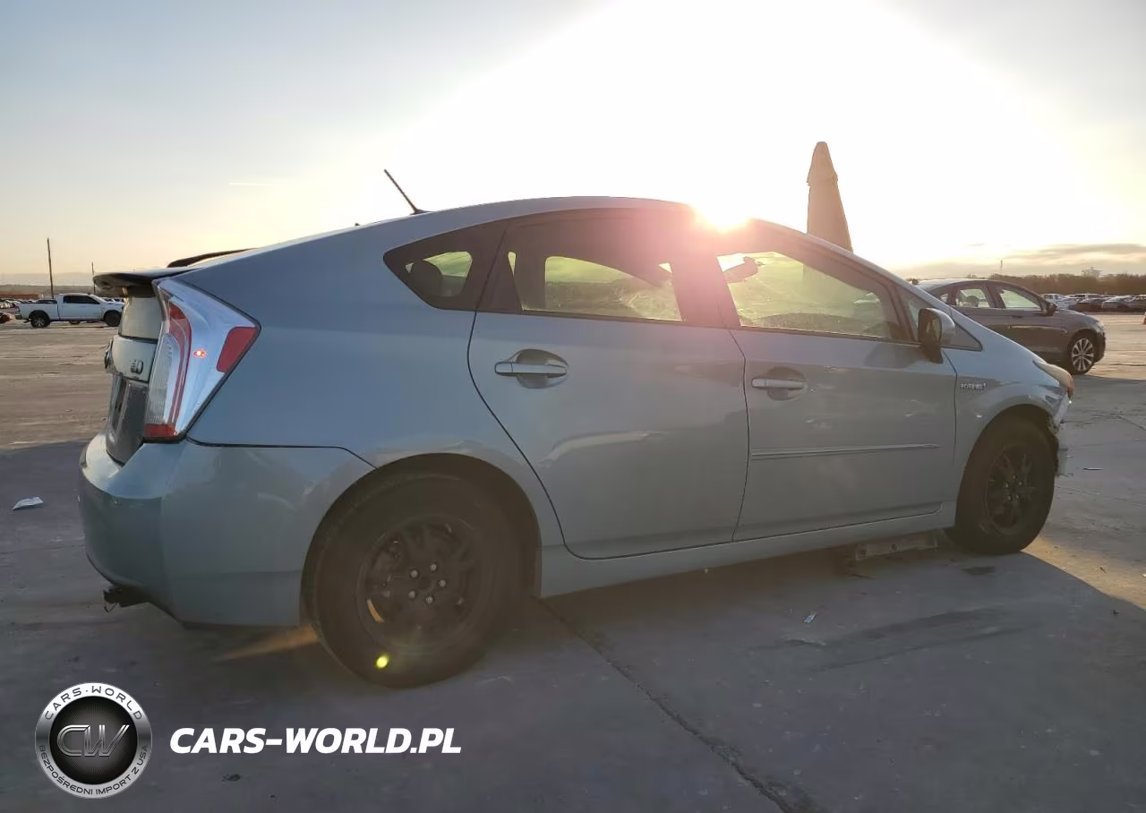 2014 Toyota Prius Three VIN:JTDKN3DU7E1751350 - 3