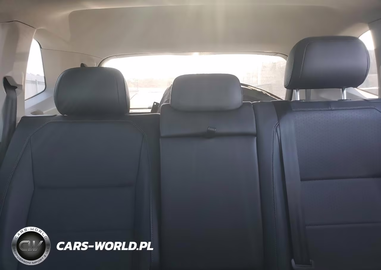 2018 Volkswagen Tiguan Se VIN:3VV3B7AX0JM019403 - 10