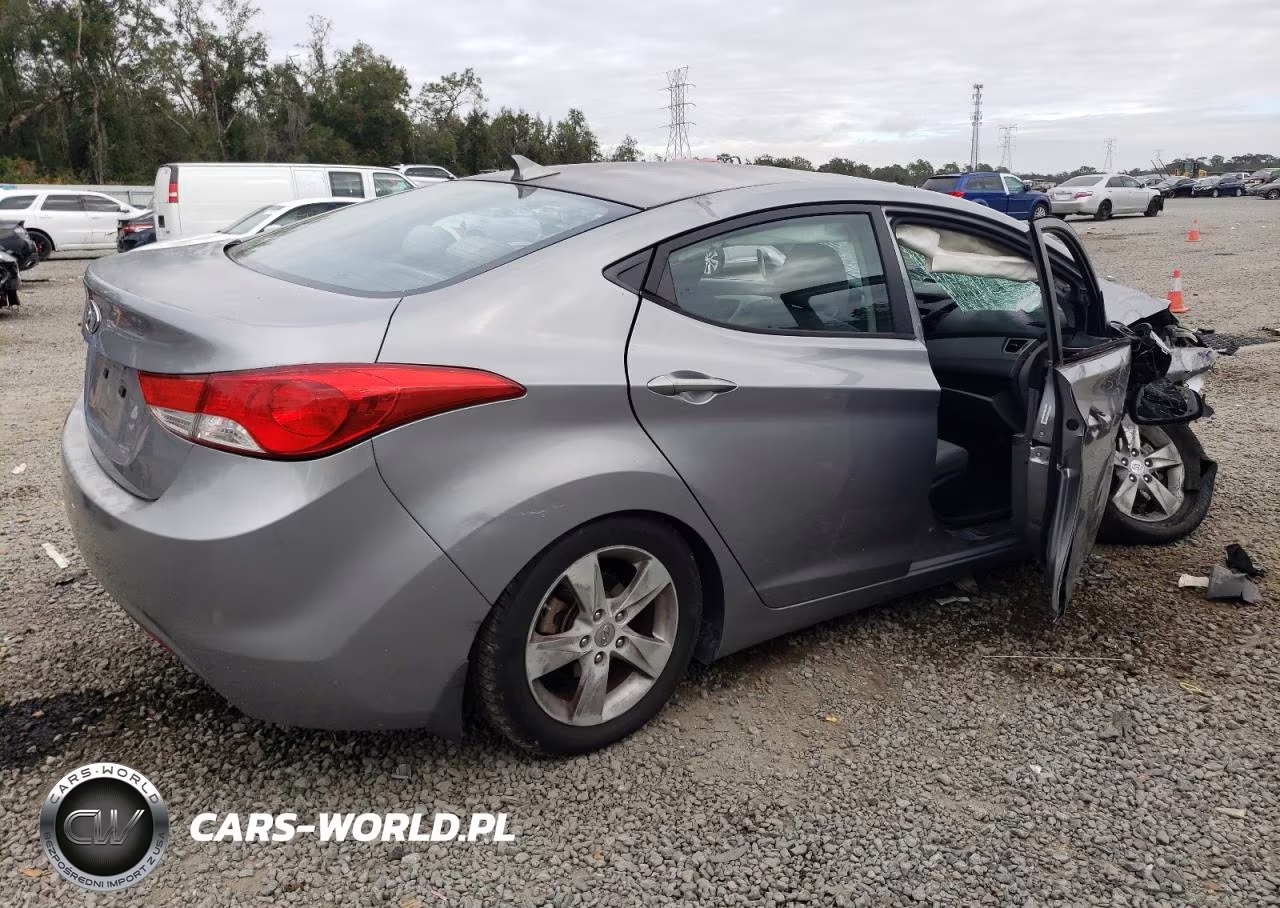 2013 Hyundai Elantra Gls VIN:KMHDH4AE8DU806982 - 3