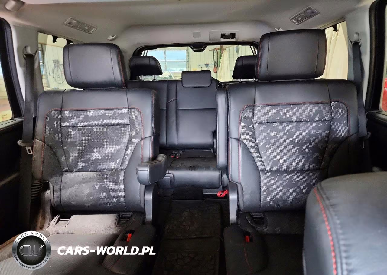 2023 Toyota Sequoia Trd Pro VIN:7SVAAABA1PX015207 - 10